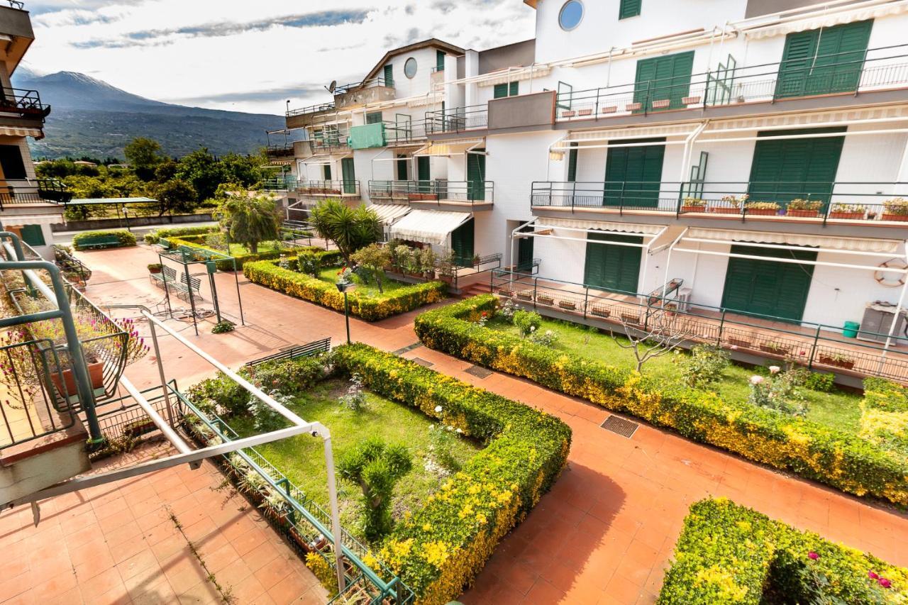 Stella Marina Apartman Mascali Kültér fotó